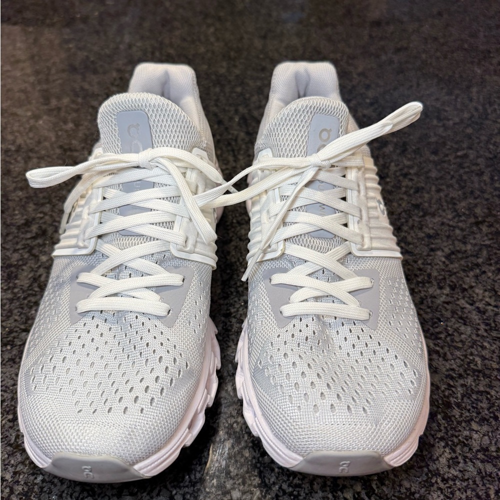 On Cloud Women’s Cloudswift White Running Shoes
